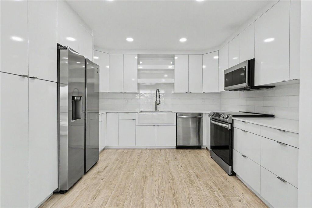 201 SW 1st Street 9, Boca Raton, FL 33432