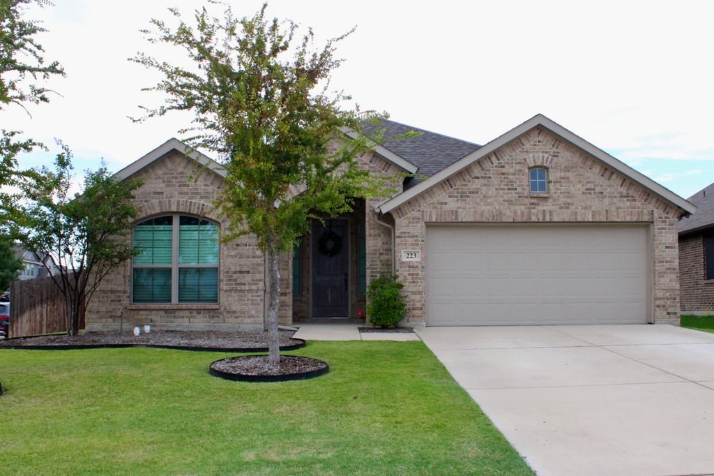 223 Valley View Drive, Waxahachie, TX 75167