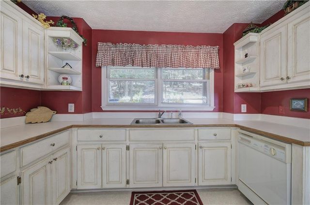 1379 Little Hendricks Mountain Road, Jasper, GA 30143