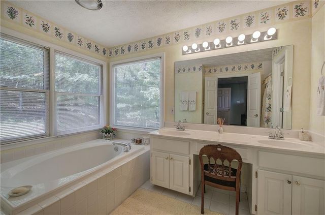 1379 Little Hendricks Mountain Road, Jasper, GA 30143