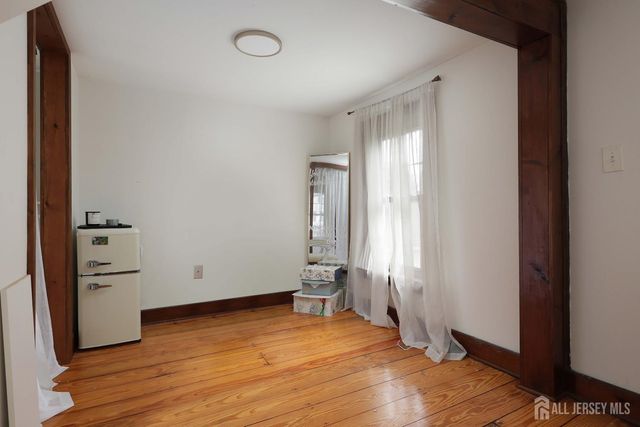 18 Cottage Avenue, Milltown, NJ 08850
