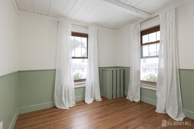18 Cottage Avenue, Milltown, NJ 08850