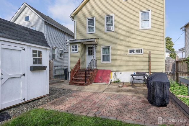 18 Cottage Avenue, Milltown, NJ 08850