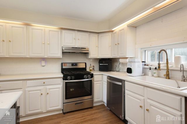 18 Cottage Avenue, Milltown, NJ 08850