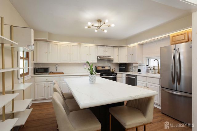 18 Cottage Avenue, Milltown, NJ 08850