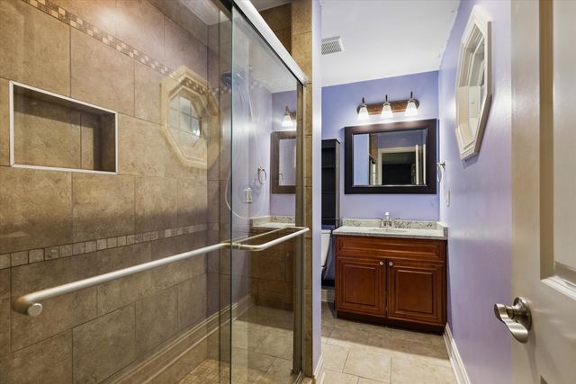 1808 W Pheasant Trail, Mount Prospect, IL 60056