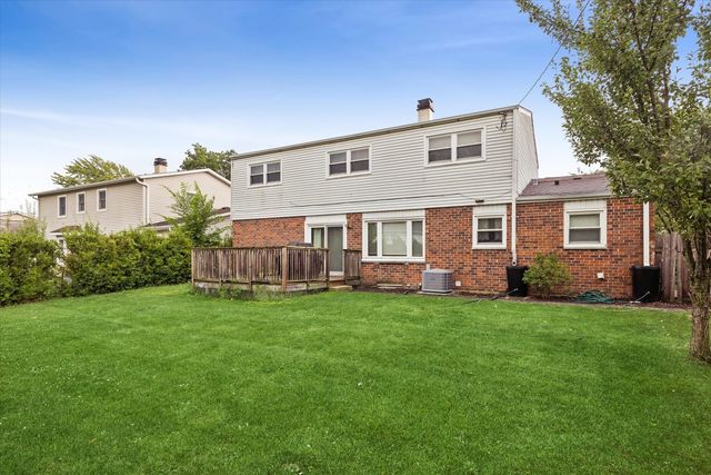 1808 W Pheasant Trail, Mount Prospect, IL 60056
