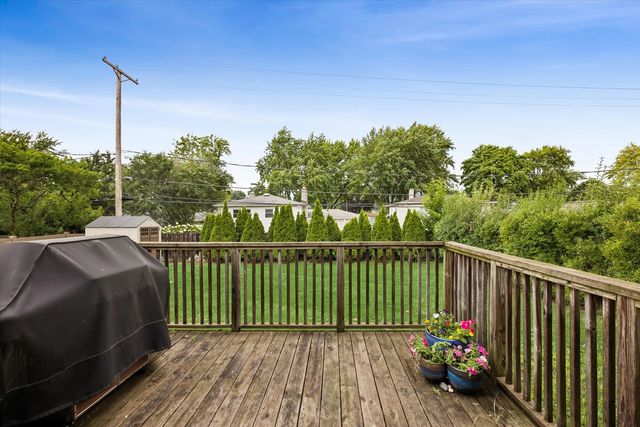 1808 W Pheasant Trail, Mount Prospect, IL 60056