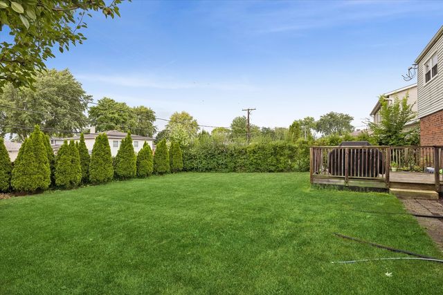 1808 W Pheasant Trail, Mount Prospect, IL 60056