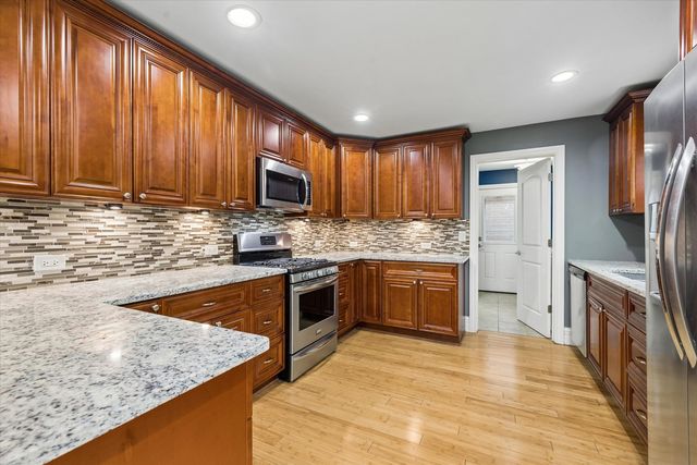 1808 W Pheasant Trail, Mount Prospect, IL 60056