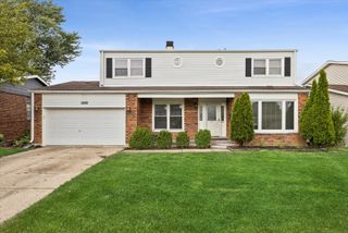 1808 W Pheasant Trail, Mount Prospect, IL 60056