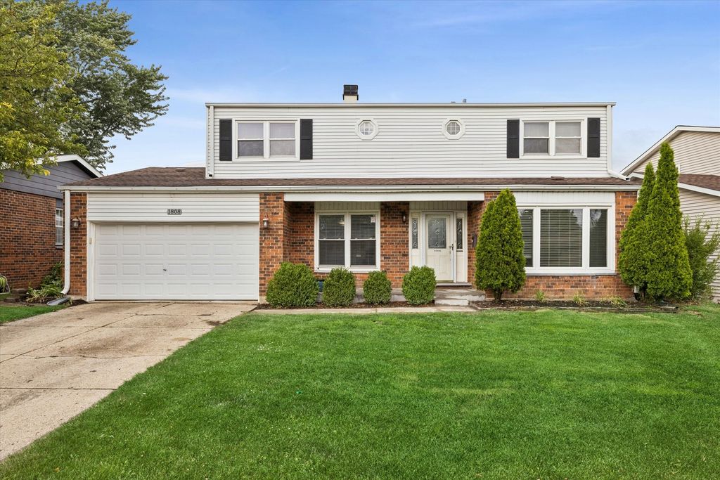 1808 W Pheasant Trail, Mount Prospect, IL 60056