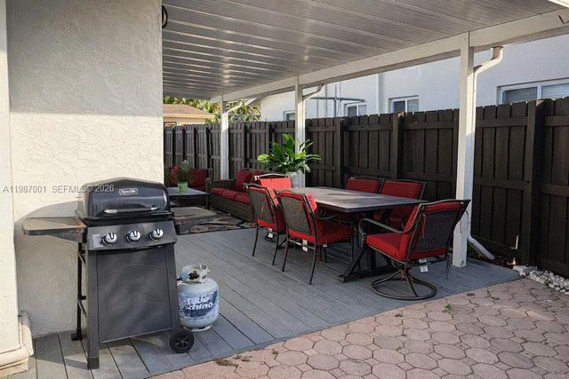 1608 NE 34th Street, Oakland Park, FL 33334