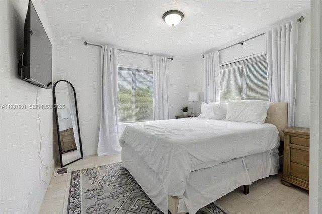 1608 NE 34th Street, Oakland Park, FL 33334