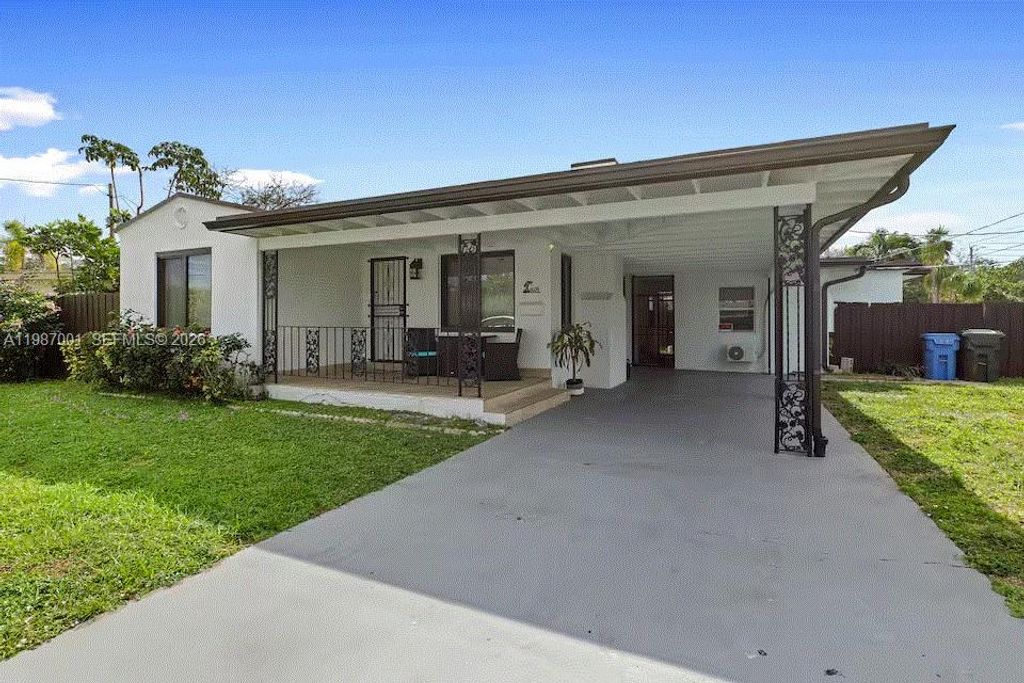 1608 NE 34th Street, Oakland Park, FL 33334