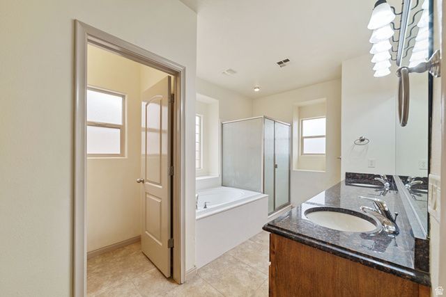 922 E SILVER SHADOWS DR, Washington, UT 84780