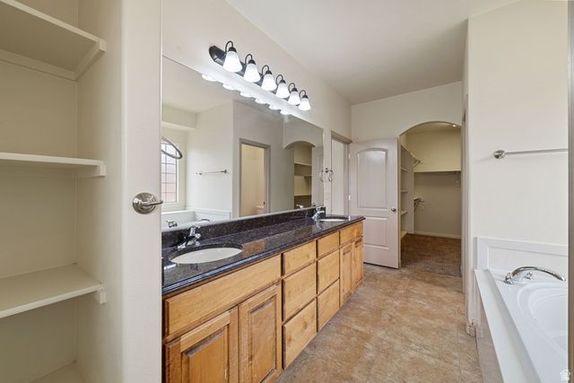 922 E SILVER SHADOWS DR, Washington, UT 84780