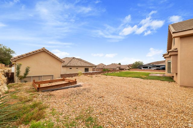 922 E SILVER SHADOWS DR, Washington, UT 84780