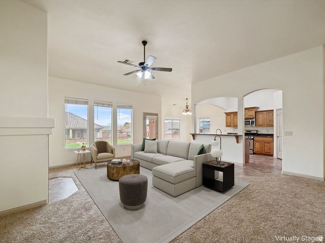 922 E SILVER SHADOWS DR, Washington, UT 84780