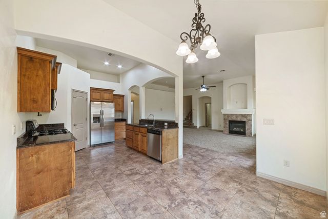 922 E SILVER SHADOWS DR, Washington, UT 84780