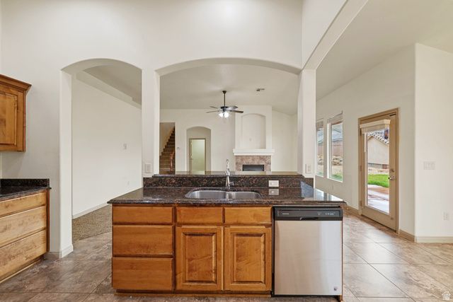 922 E SILVER SHADOWS DR, Washington, UT 84780