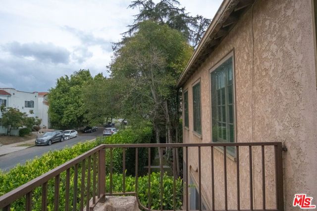 5114 Edgewood Place, Los Angeles, CA 90019