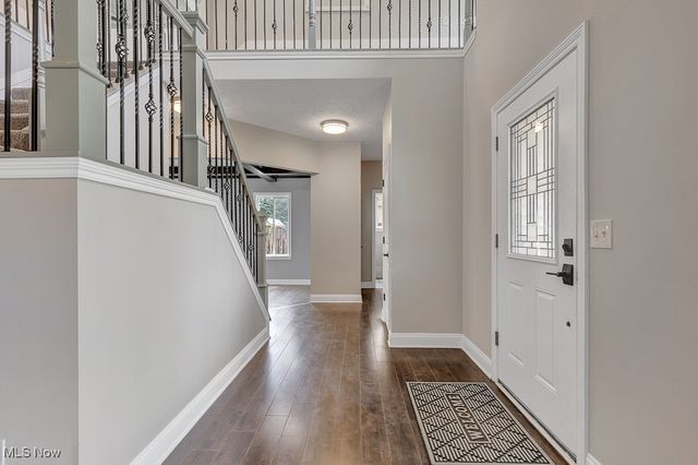 491 Parkside Drive, Bay Village, OH 44140