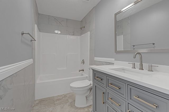 491 Parkside Drive, Bay Village, OH 44140