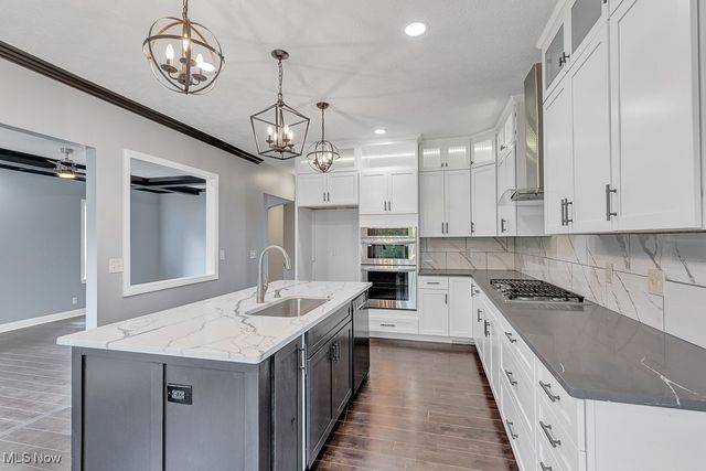 491 Parkside Drive, Bay Village, OH 44140