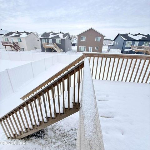 1270 Rachel Drive W, West Fargo, ND 58078