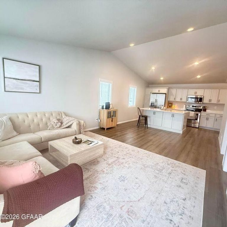 1270 Rachel Drive W, West Fargo, ND 58078