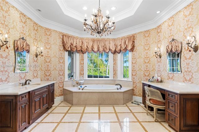 833 Harbour Isle Place, North Palm Beach, FL 33410