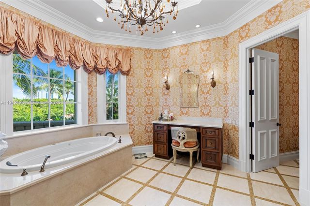833 Harbour Isle Place, North Palm Beach, FL 33410