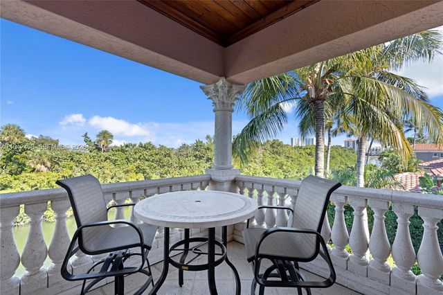 833 Harbour Isle Place, North Palm Beach, FL 33410