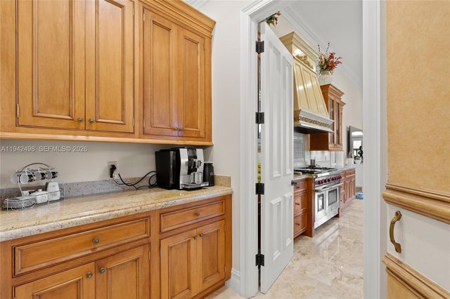 833 Harbour Isle Place, North Palm Beach, FL 33410