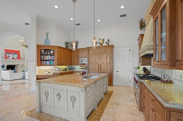 833 Harbour Isle Place, North Palm Beach, FL 33410