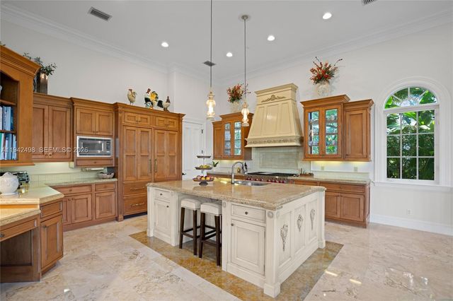 833 Harbour Isle Place, North Palm Beach, FL 33410