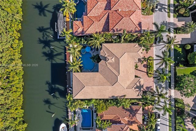 833 Harbour Isle Place, North Palm Beach, FL 33410