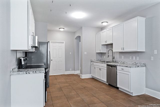 251 Red Hawk Rdg, San Antonio, TX 78258