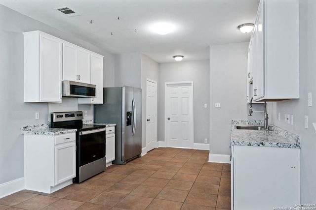 251 Red Hawk Rdg, San Antonio, TX 78258