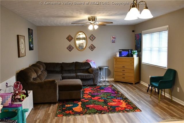 204 Gabrielle Court, Hurricane, WV 25526