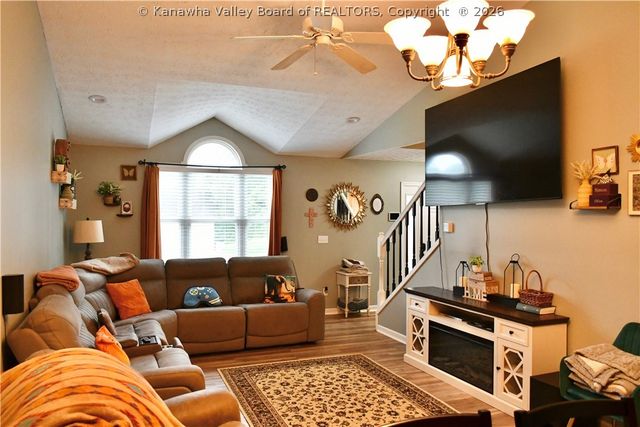 204 Gabrielle Court, Hurricane, WV 25526