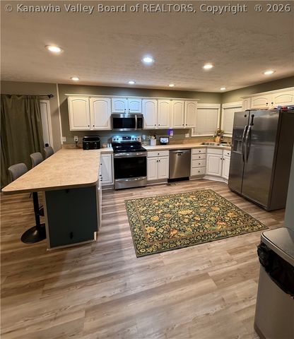 204 Gabrielle Court, Hurricane, WV 25526