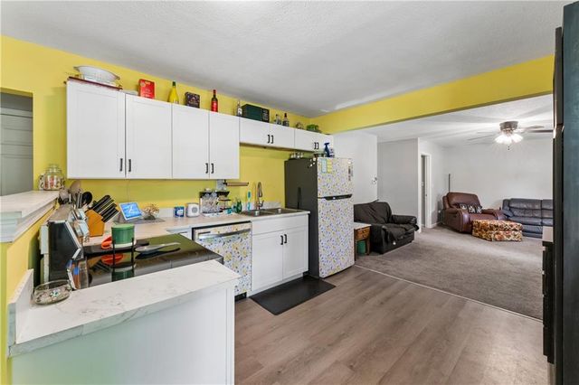 4900 NE Park Lane, Kansas City, MO 64118