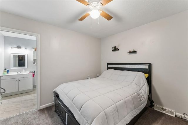 4900 NE Park Lane, Kansas City, MO 64118
