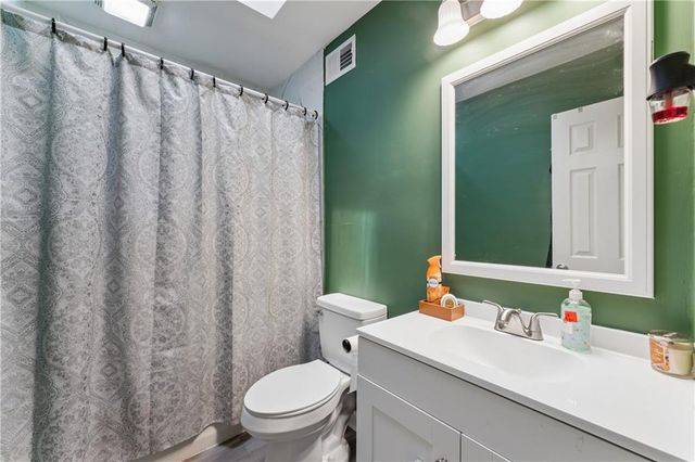 4900 NE Park Lane, Kansas City, MO 64118
