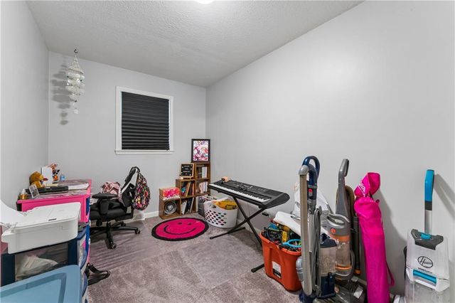 4900 NE Park Lane, Kansas City, MO 64118