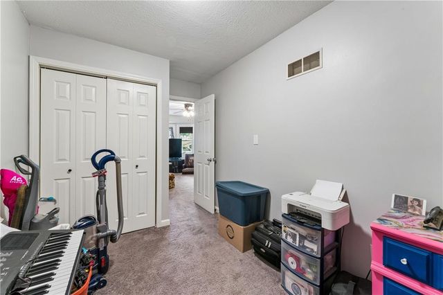 4900 NE Park Lane, Kansas City, MO 64118