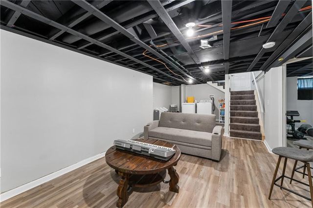 4900 NE Park Lane, Kansas City, MO 64118
