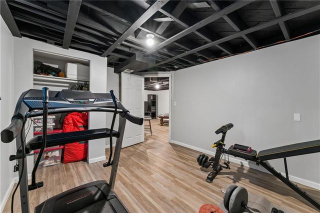 4900 NE Park Lane, Kansas City, MO 64118
